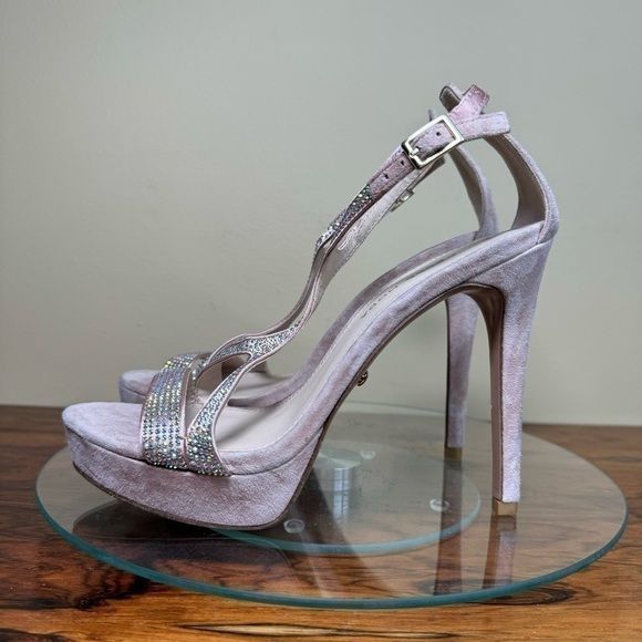 Pelle Moda Onora High Heel Sandals in blush - Picture 5 of 16